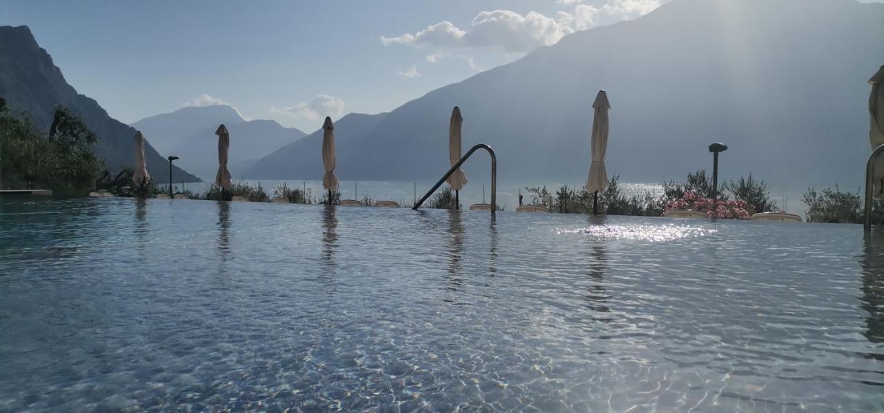 Hotel Mercedes Limone sul Garda Bagian luar foto