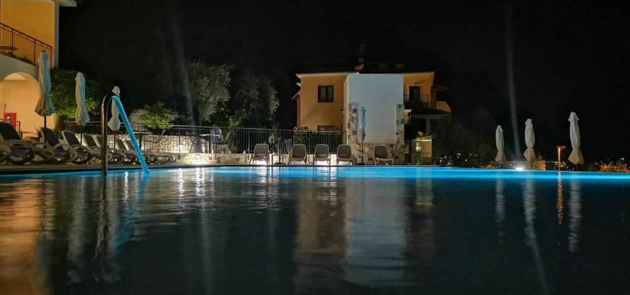 Hotel Mercedes Limone sul Garda Bagian luar foto