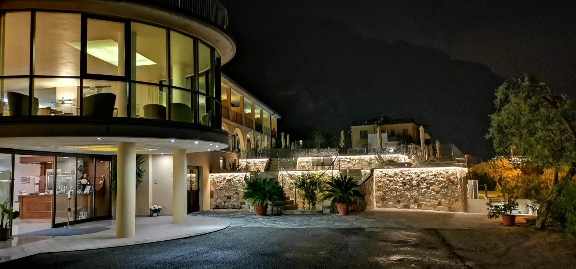 Hotel Mercedes Limone sul Garda Bagian luar foto