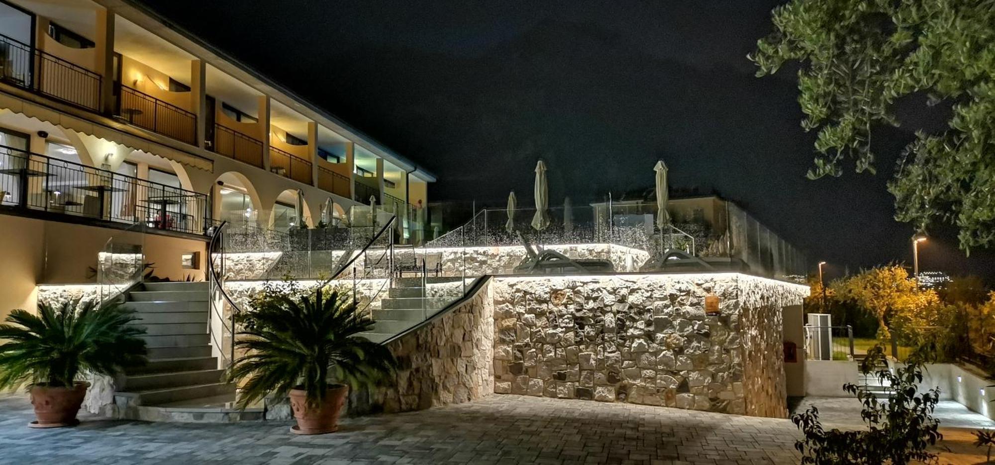 Hotel Mercedes Limone sul Garda Bagian luar foto