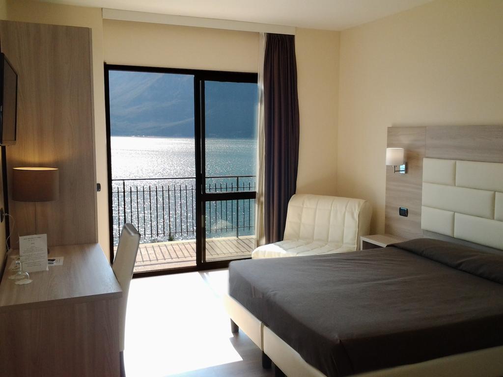 Hotel Mercedes Limone sul Garda Bagian luar foto