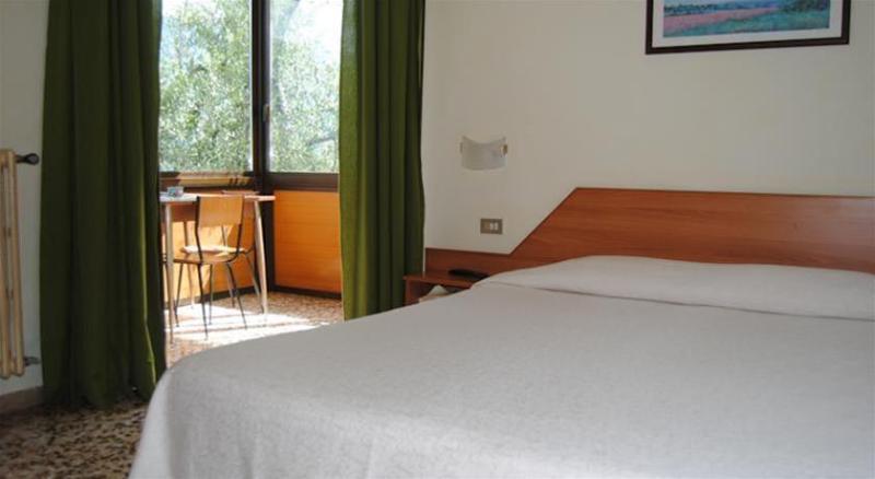 Hotel Mercedes Limone sul Garda Bagian luar foto